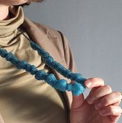 wolkentau Halskette Unikat blau gradient organisch
